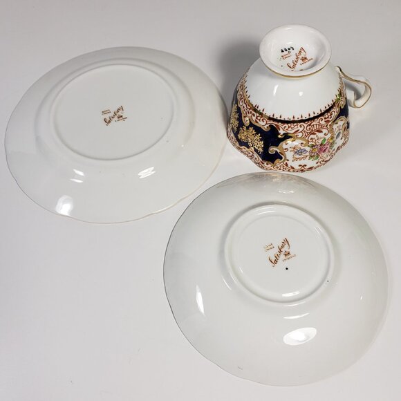 Vintage Salisbury English Bone China 3-piece Tea Trio Cobalt, Gold Trim - Picture 2 of 8